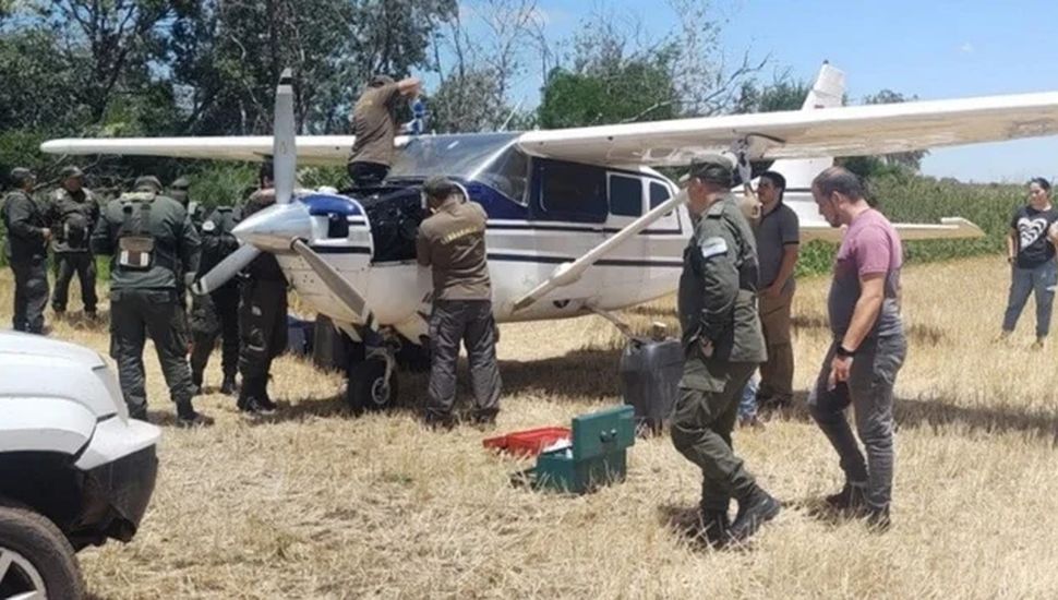 Nueva avioneta narco abandonada en Santa Fe: perros detectaron rastros de cocaína