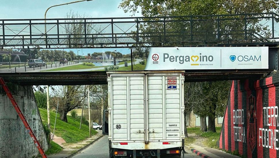 El impacto de un camión contra el puente ferroviario de Pedro Torres provocó un riesgo de derrumbe