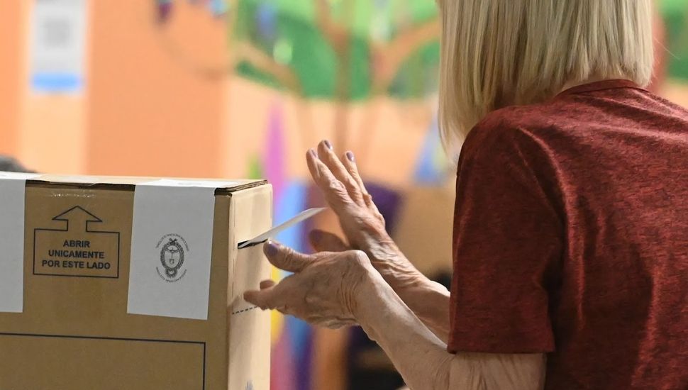 LLA y Fuerza Patria cerraron listas para una elección polarizada