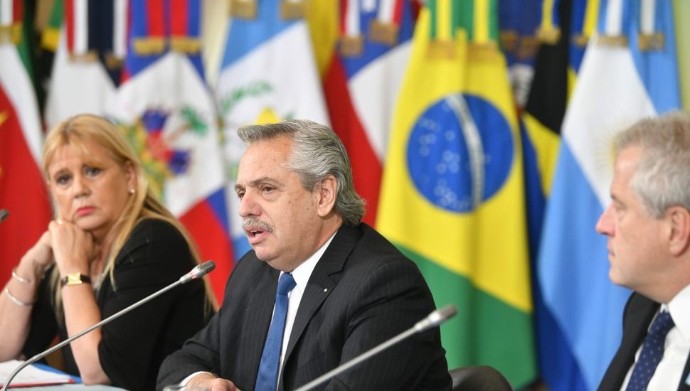 Fernández cuestionó el bloqueo económico a Cuba y Venezuela