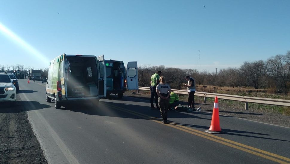 Una mujer murió tras ser atropellada por un camión en la Ruta 188