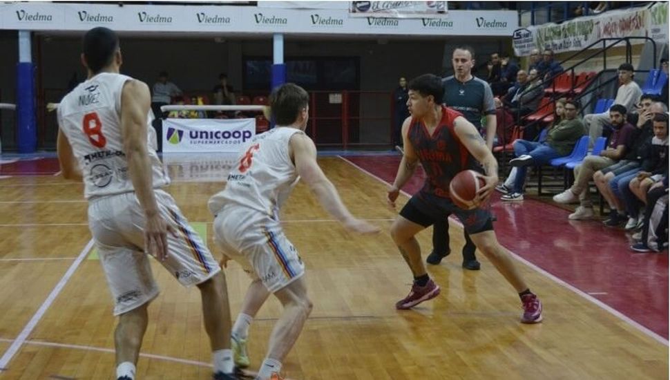 Pergamino perdió ante Deportivo Viedma