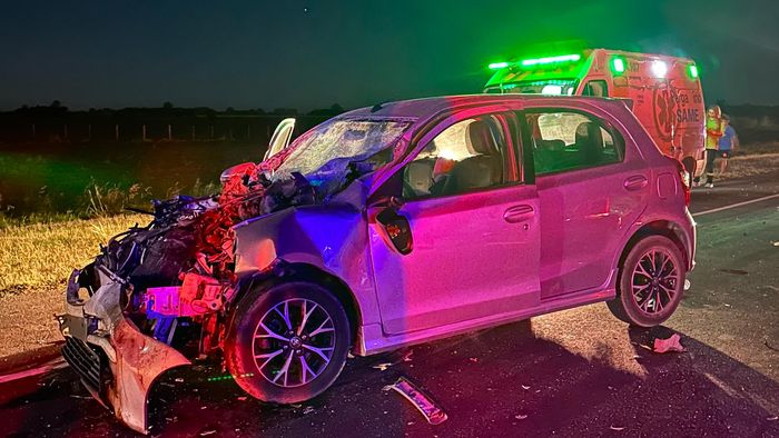 Choque en la Ruta 32: un auto y un camión colisionaron a la altura de Manuel Ocampo