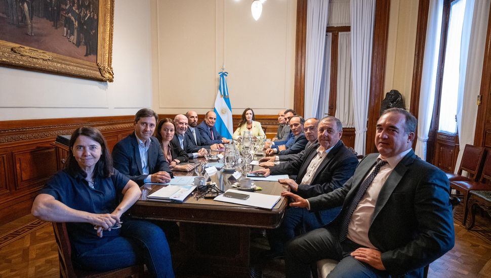 Villarruel  y Francos recibieron a senadores propios y dialoguistas para sumar votos a la derogación de las PASO