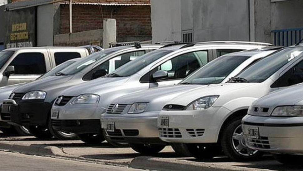 El engaño de los "autos mellizos": cómo detectar estafas en la compra