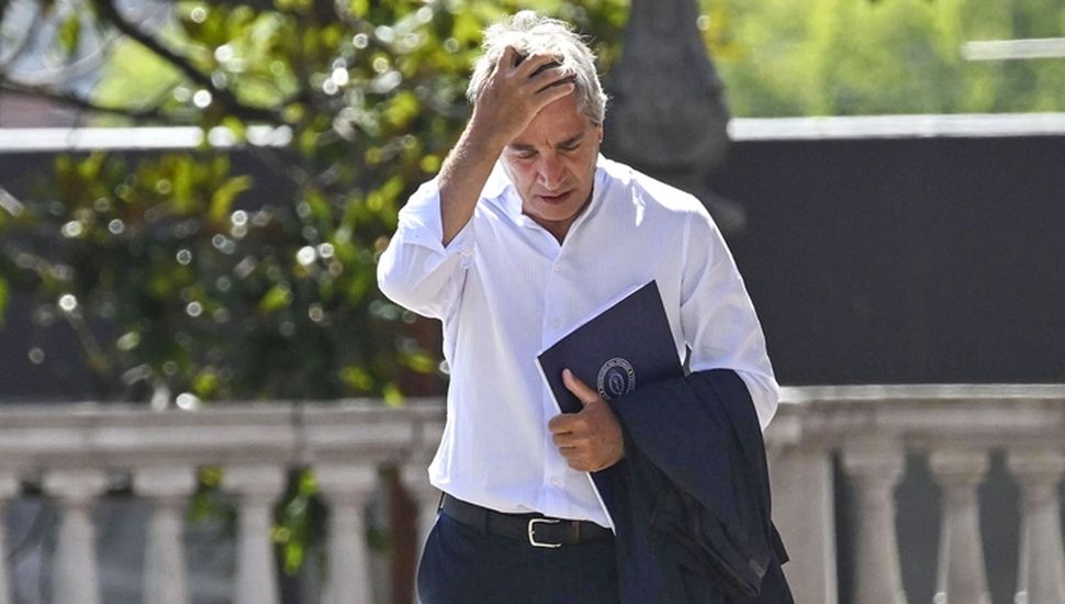 Caputo: inflación y dólar van a “seguir bajando”