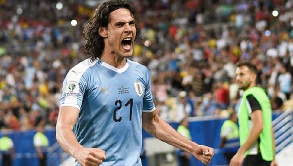 Cavani llega a Boca y el lunes firmaría su contrato