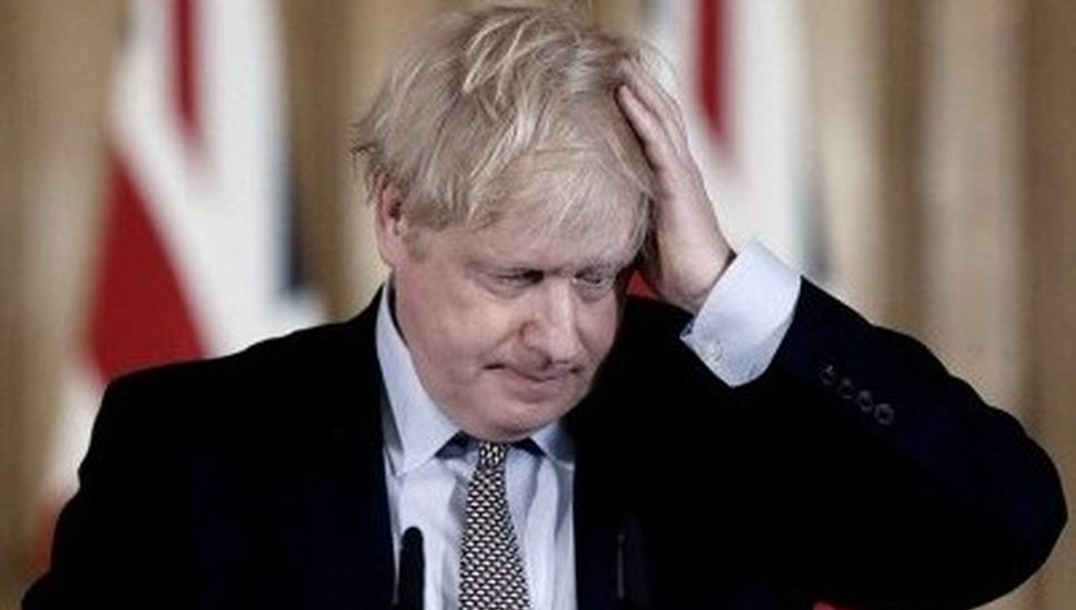Boris Johnson se muestra desafiante ante el comité parlamentario