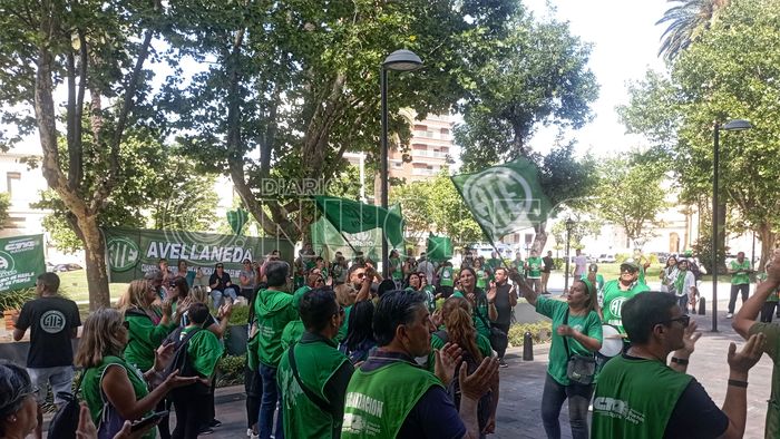 Protesta gremial en la puerta de la Municipalidad de Pergamino