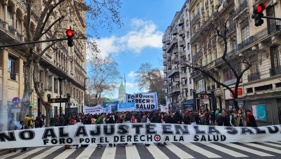 En medio de la marcha del Garrahan, el Gobierno dice que el problema “es la gestión y la eficiencia”
