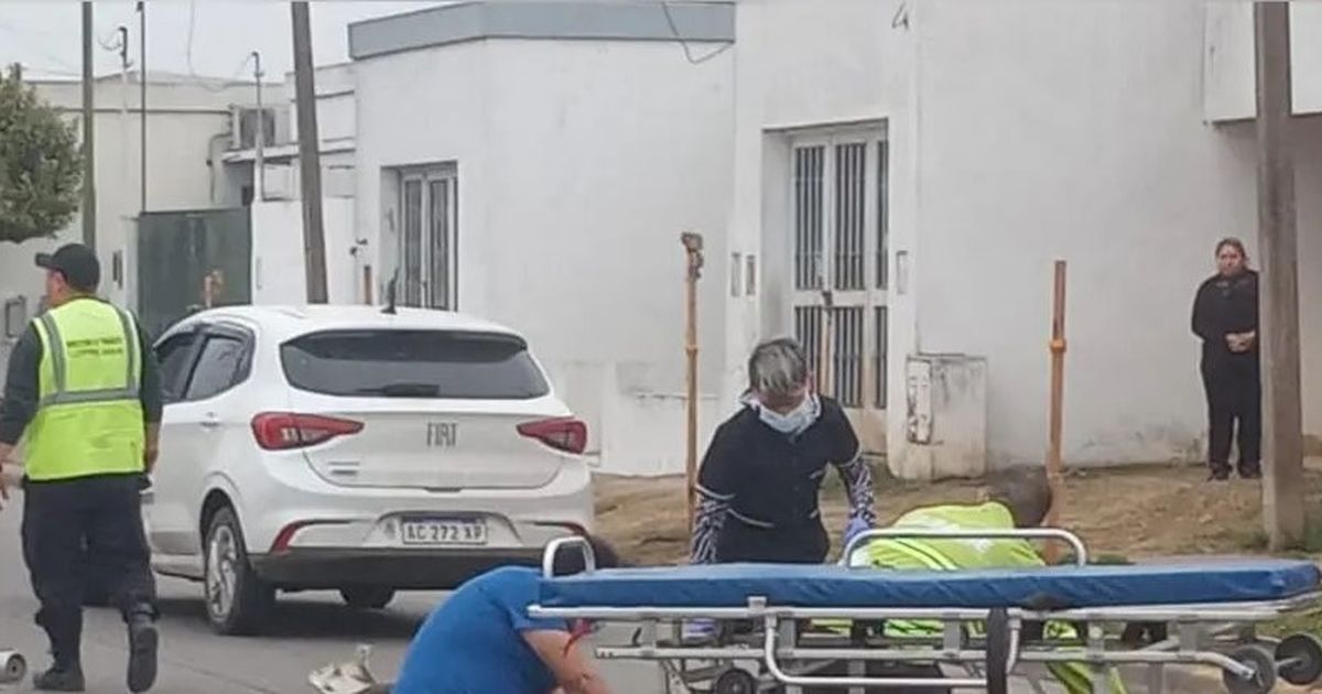 Un herido tras choque entre un auto y una moto • Diario Núcleo