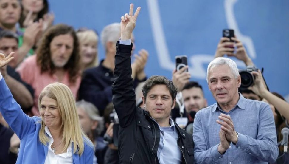 Según una encuesta, Fuerza Patria saca leve ventaja a LLA en la Provincia