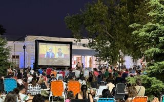 Más de 300 pergaminenses disfrutaron de "Cine bajo las estrellas"