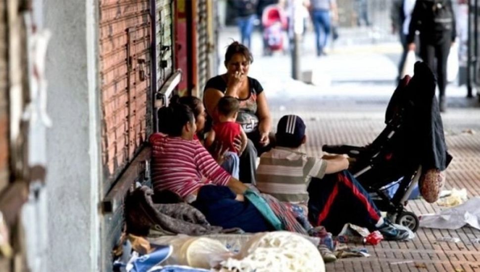 Según la UCA, la pobreza es de 36,3% y cayó 9 puntos