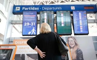 Más turistas argentinos veranearon en el exterior