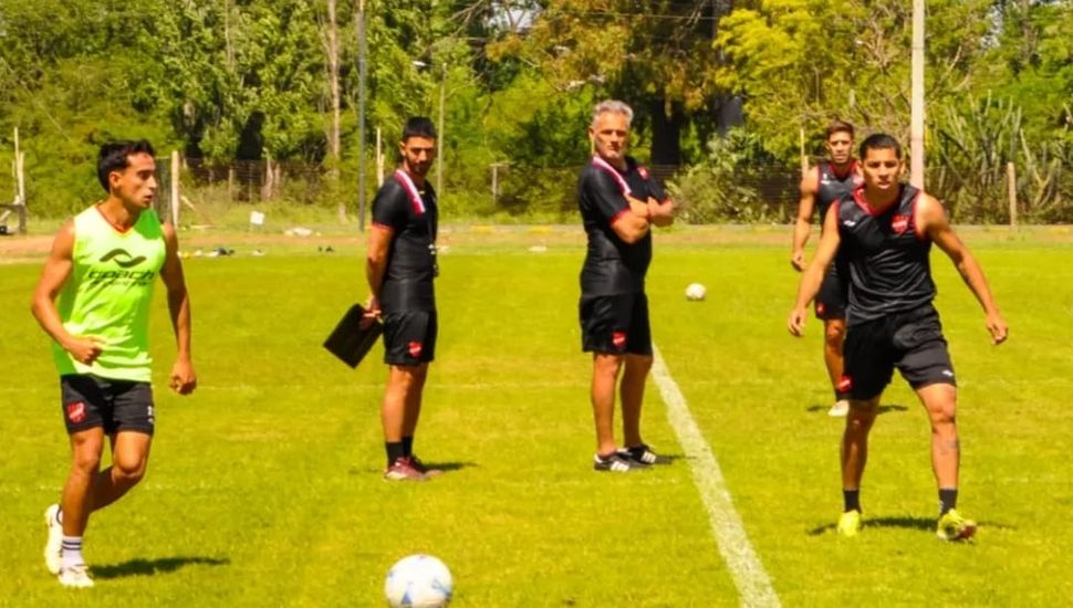 Douglas Haig buscará sellar su pase de ronda ante Argentino de Monte Maíz