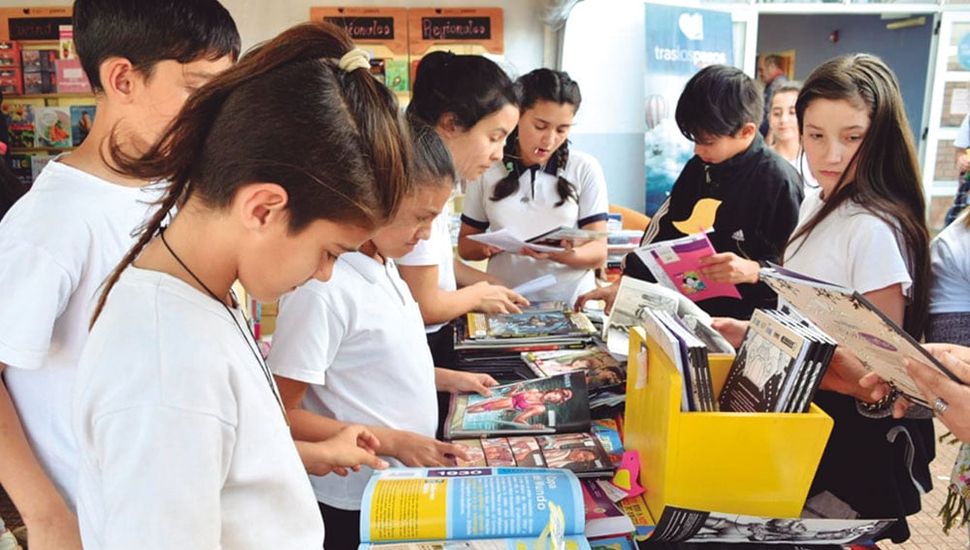 El 32% de los alumnos más ricos no alcanzan los niveles mínimo en lectura