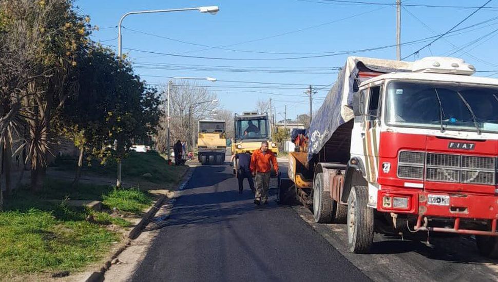 Se realizaron obras de pavimentación en los barrios Itatí y Acevedo
