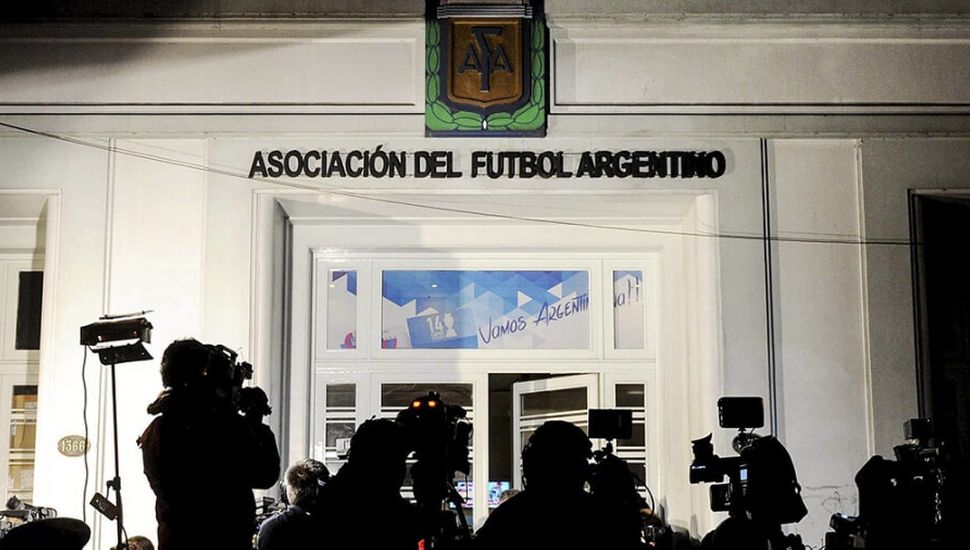 La AFA suspendió los partidos programados para hoy debido al ataque a Cristina Fernández