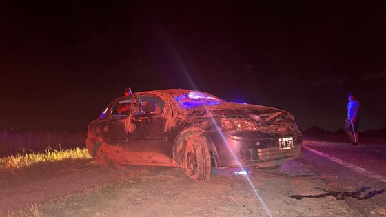 Un hombre fue hospitalizado tras protagonizar un vuelco en la Ruta 8