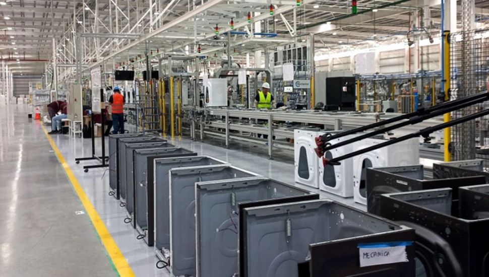 Importaciones, recesión  y costos altos aceleran los cierres