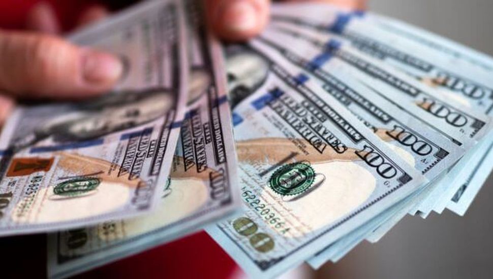 El Ejecutivo buscará un fondeo para contener el dólar durante enero