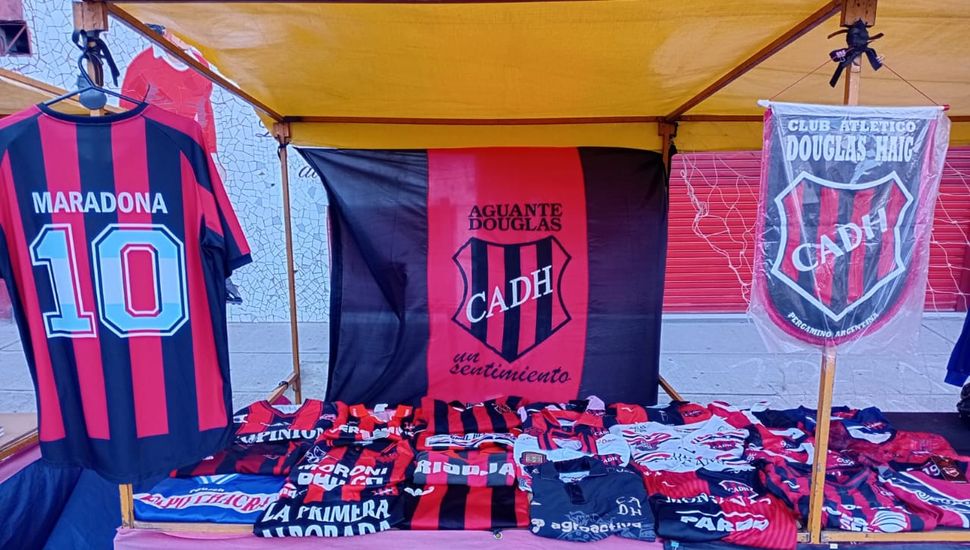 Douglas presente en el encuentro Camisetero en Argentinos Juniors