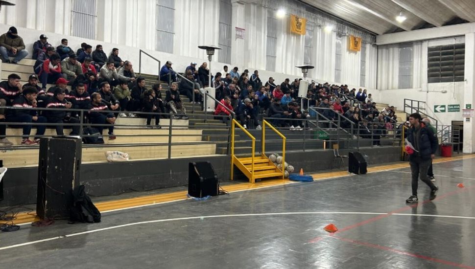 Finalizó el Curso de Formación para Entrenadores de Fútbol Infanto-Juvenil