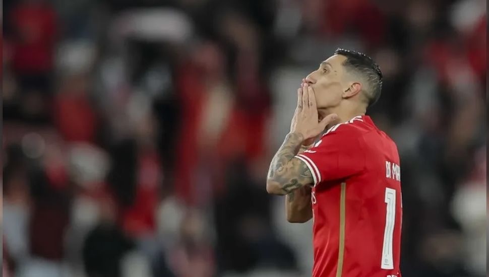 Di María jugará por un año más en el Benfica