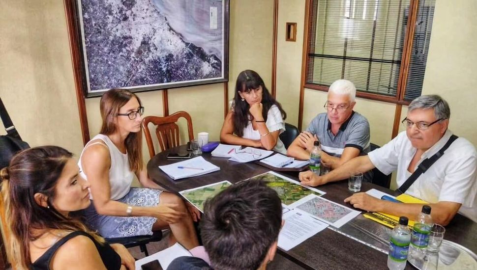 Se llevó a cabo una reunión en La Plata para tratar la zonificación de la ciudad de Colón