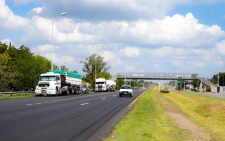 Privatización de rutas: el Gobierno nacional firmó los contratos para su traspaso y mantenimiento