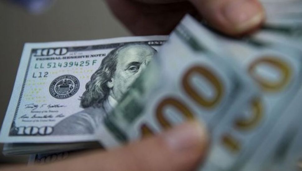 El dólar blue volvió a bajar