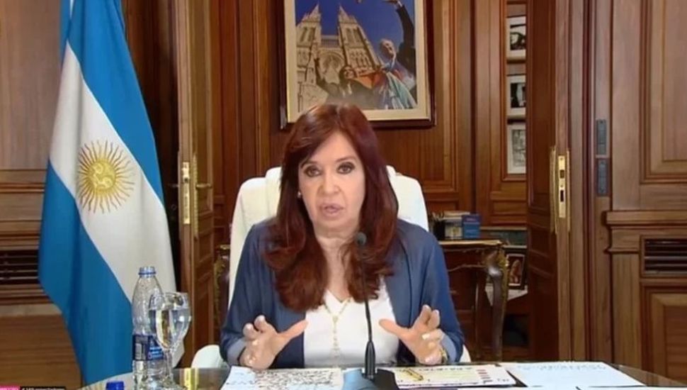 Cristina Kirchner reaparece con pulso político