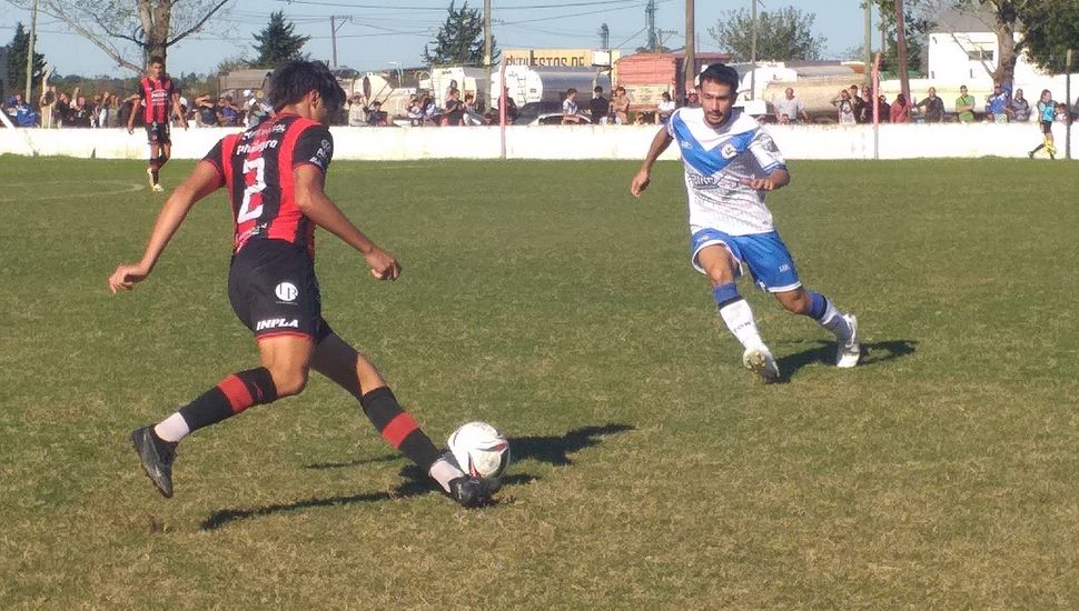 Douglas venció a Tráficos y se quedó con el clásico