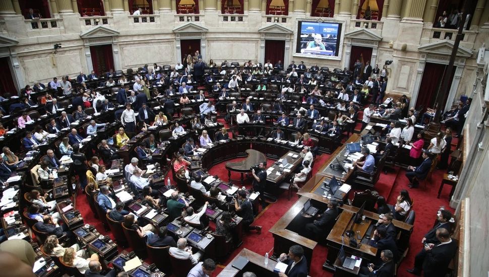 El Gobierno espera que la Ley de Bases logre media sanción