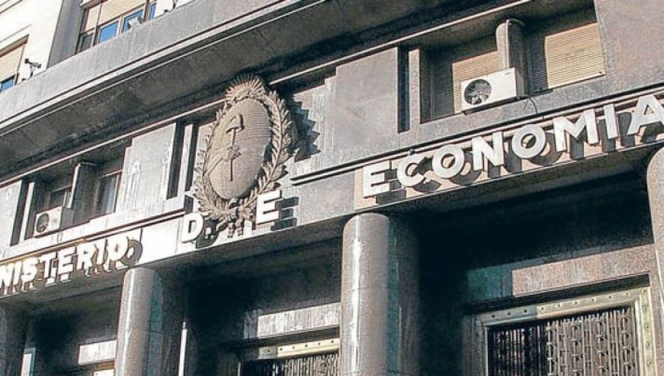 El Ministerio de Economía enfrenta vencimientos por $835.000 millones