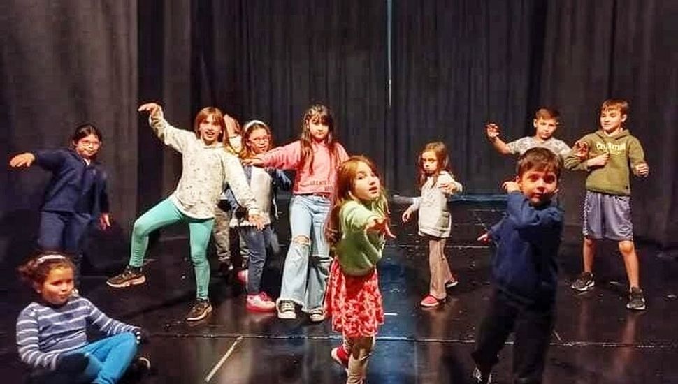 Crece el interés de los niños de Pergamino por los talleres de teatro