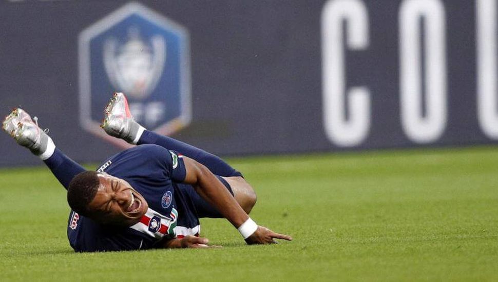 Mbappé salió lesionado en un encuentro del PSG