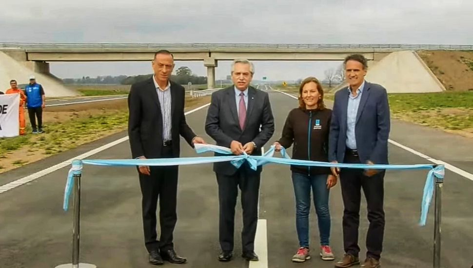 El presidente habilitó el último tramo de la autopista Pilar-Pergamino