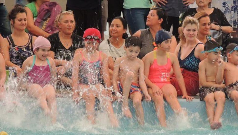 La Escuela Municipal de Natación realizó su fiesta de fin de año