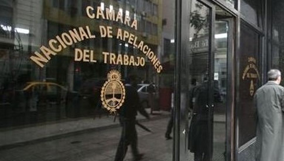 Habilitaron el tratamiento del amparo contra el Decreto de Necesidad y Urgencia