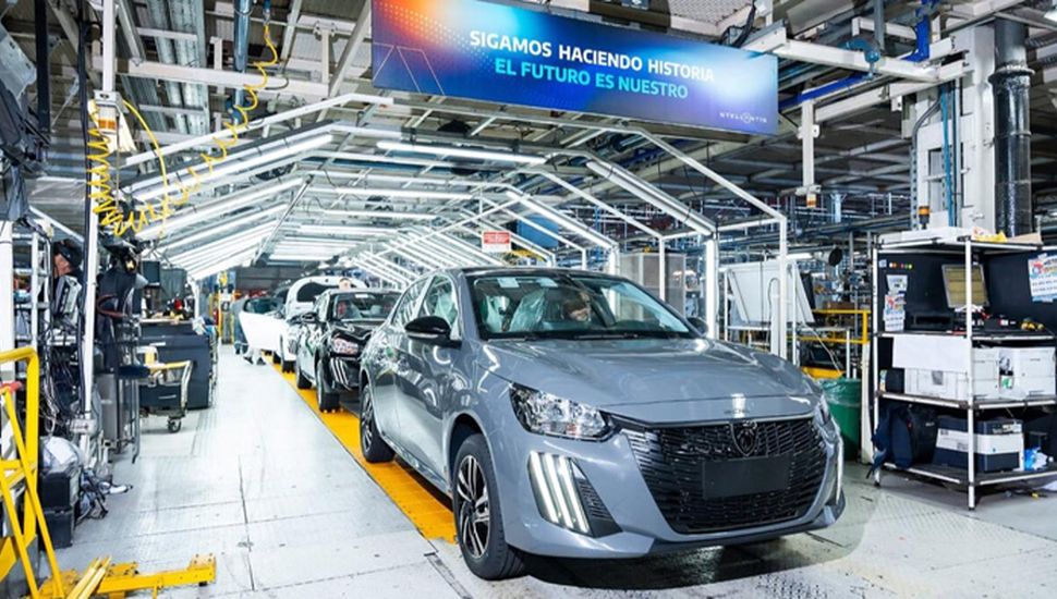 La producción automotriz cayó casi 10% interanual