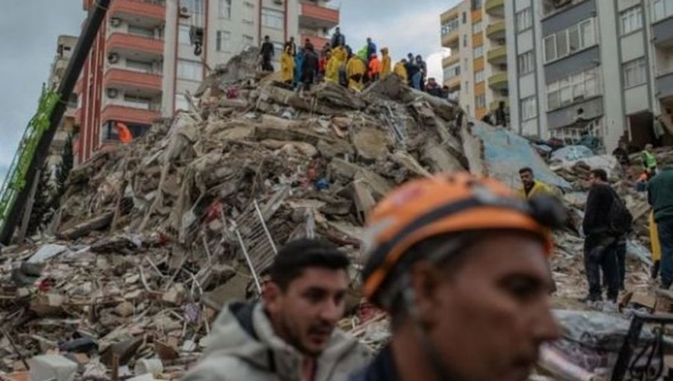 Terremoto en Turquía: Rescataron a un bebé y su madre a cuatro días del desastre