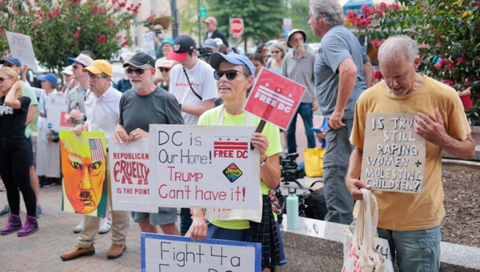 La presencia de Vladimir Putin en Alaska motivó varias protestas