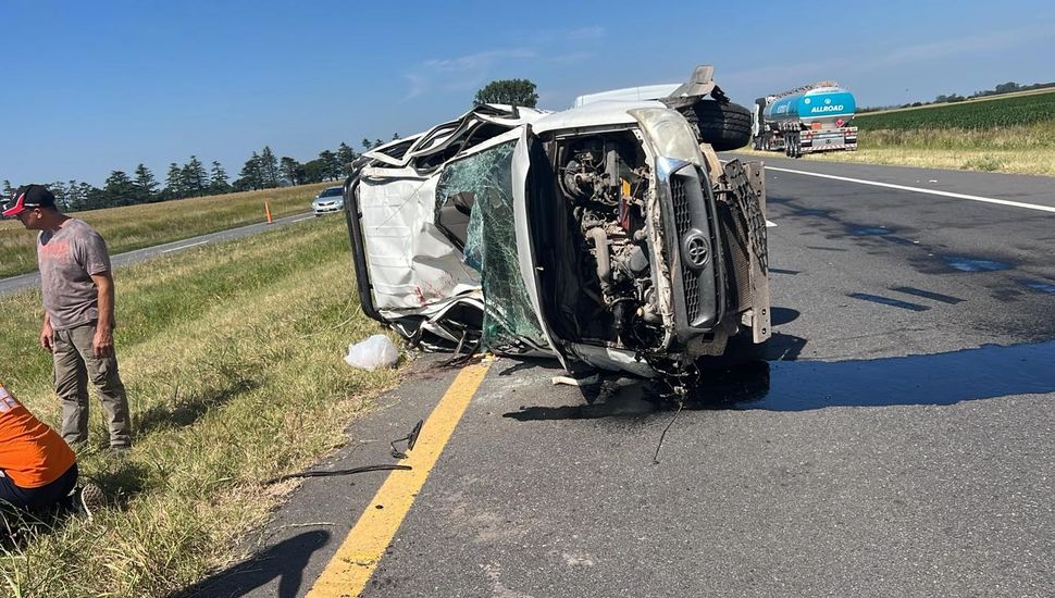 Grave despiste en Ruta 7: una camioneta perdió el control
