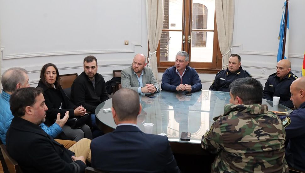 Saqueos: el intendente se reunió con las fuerzas policiales