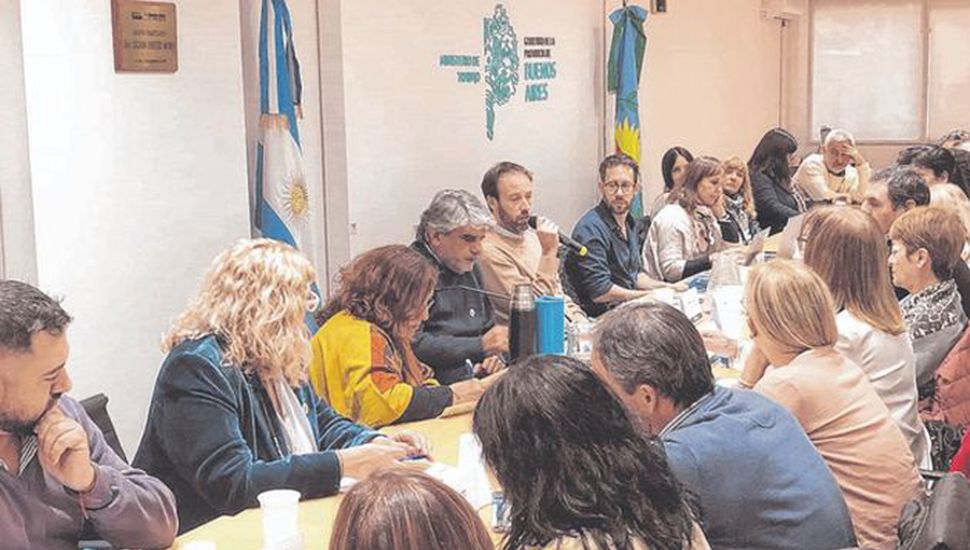 Provincia pagará un aumento del 20% con los sueldos de mayo