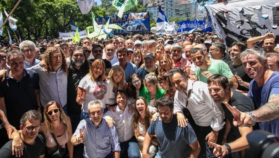 Axel Kicillof y otros dirigentes estuvieron en la protesta