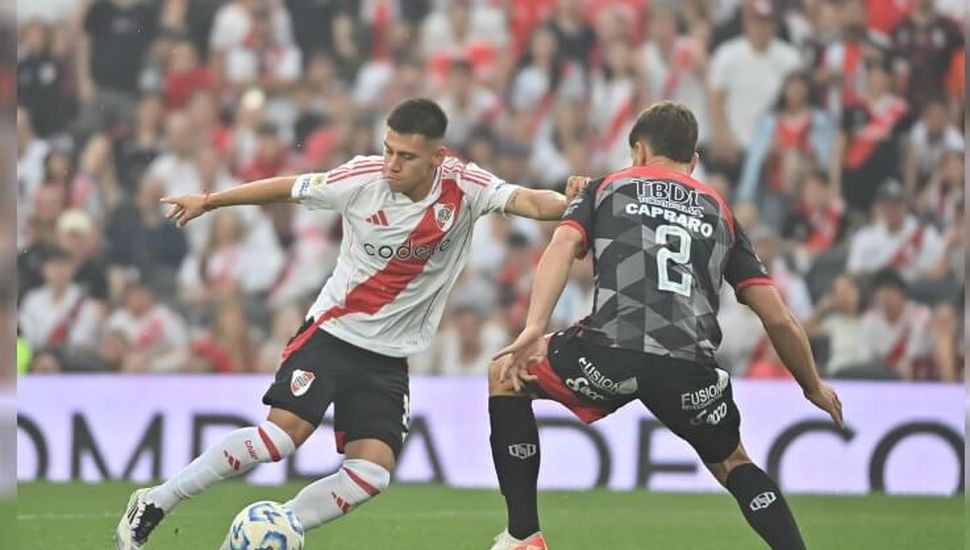 Un River contundente goleó a Barracas Central