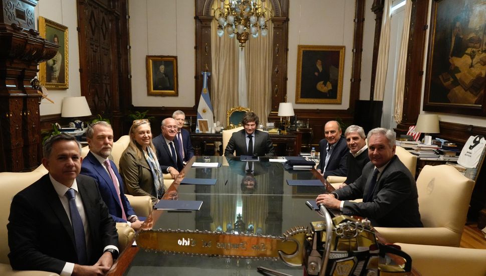 Milei mantuvo la primera reunión de Gabinete tras la derrota en Provincia